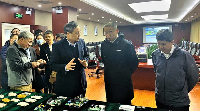 工業(yè)和信息化部黨組成員、副部長辛國斌蒞臨士蘭微電子調(diào)研